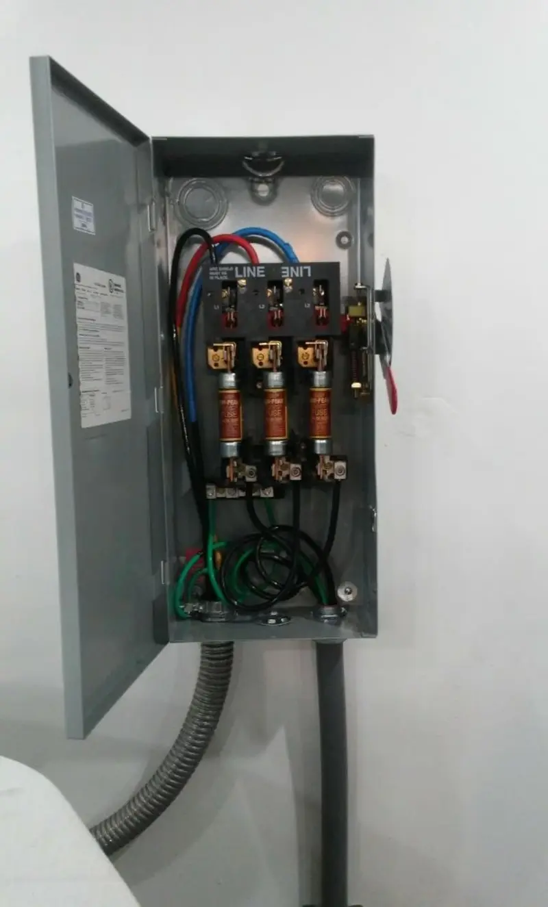Three-phase disconnect switch installed for Smoke Detector Installation in Carson